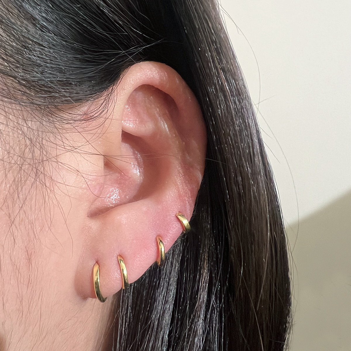 8mm Huggie Earring-3